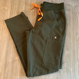 Figs Moss Yola scrub pants